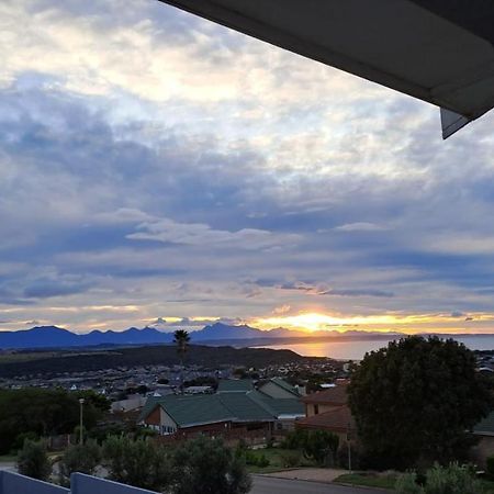 Blue Owl Guest House Mossel Bay Exteriör bild