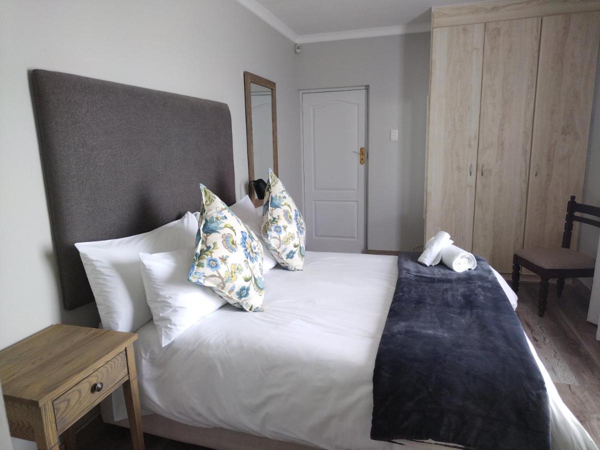 Blue Owl Guest House Mossel Bay Exteriör bild