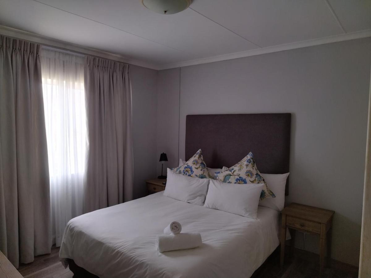 Blue Owl Guest House Mossel Bay Exteriör bild